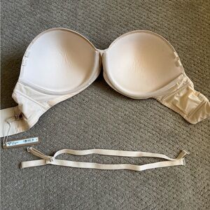 SKIMS Sand Strapless Bra. Size 36DDD. NWT.